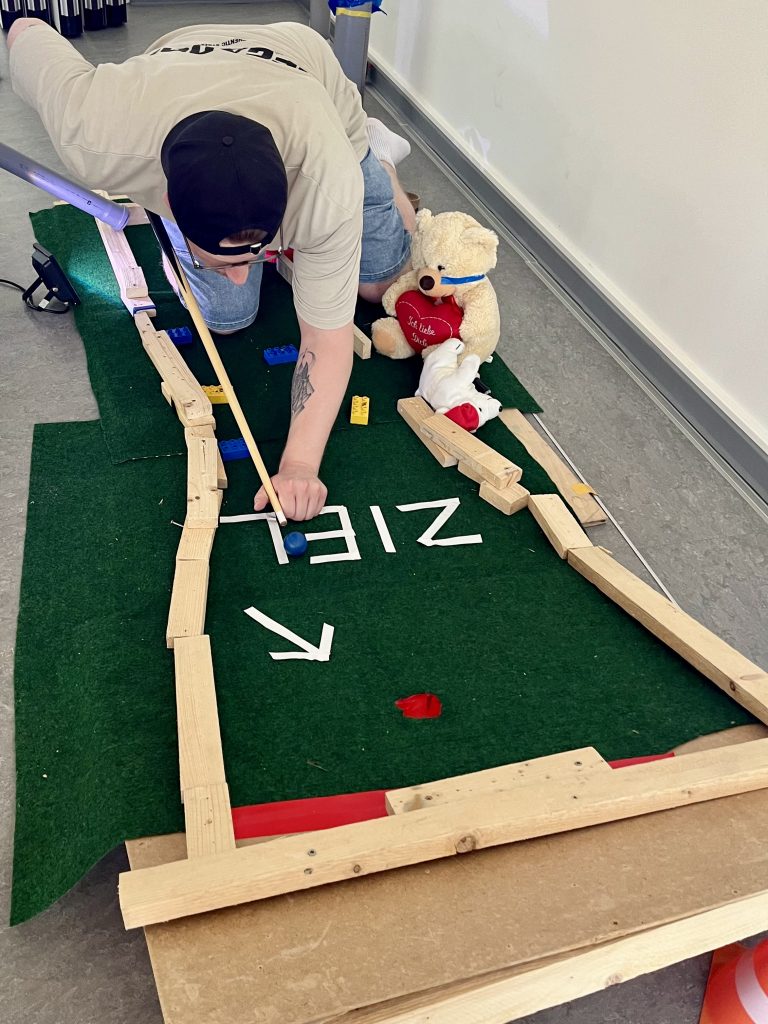 INDAMED-Crazy Golf-Turnier