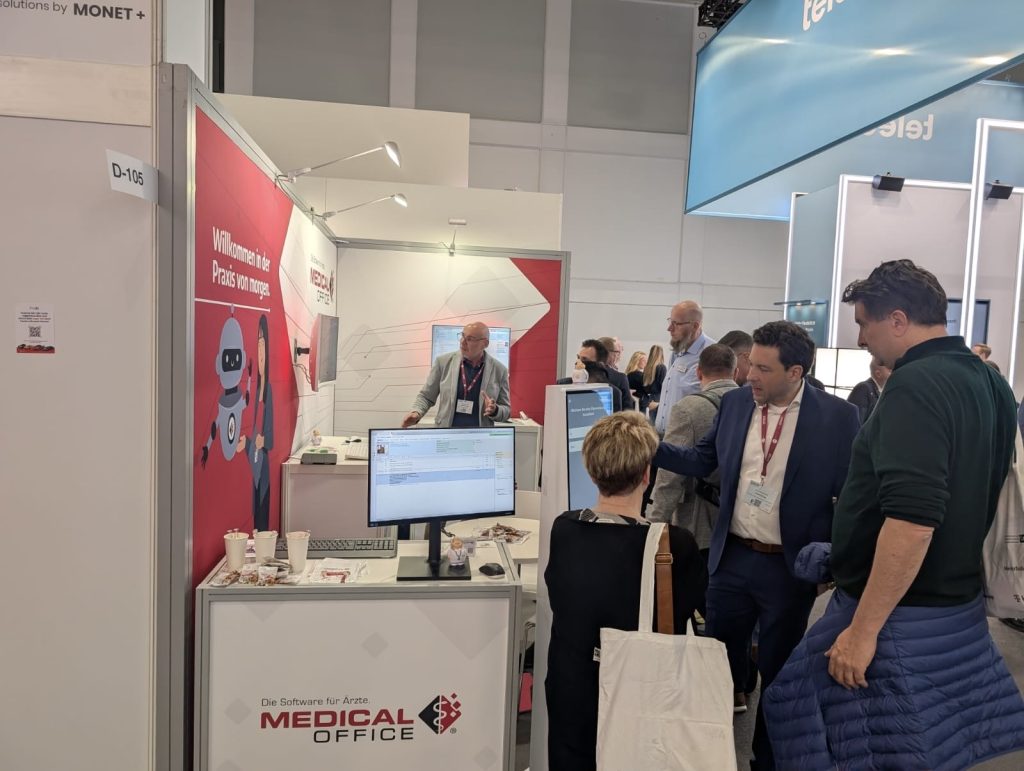 Messegeschehen auf unserem Stand auf der DMEA 